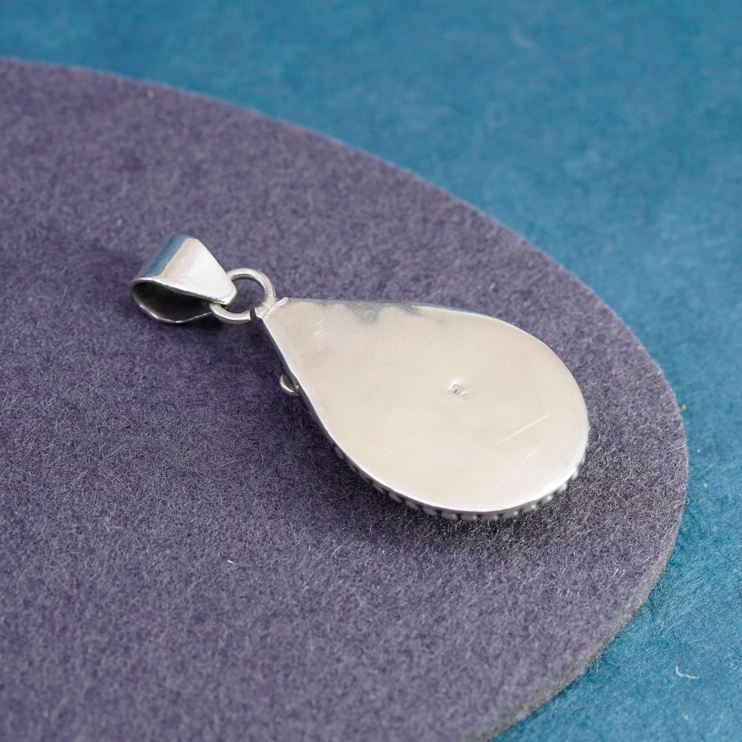 Vintage sterling 925 silver handmade pendant with oval amethyst and leaves