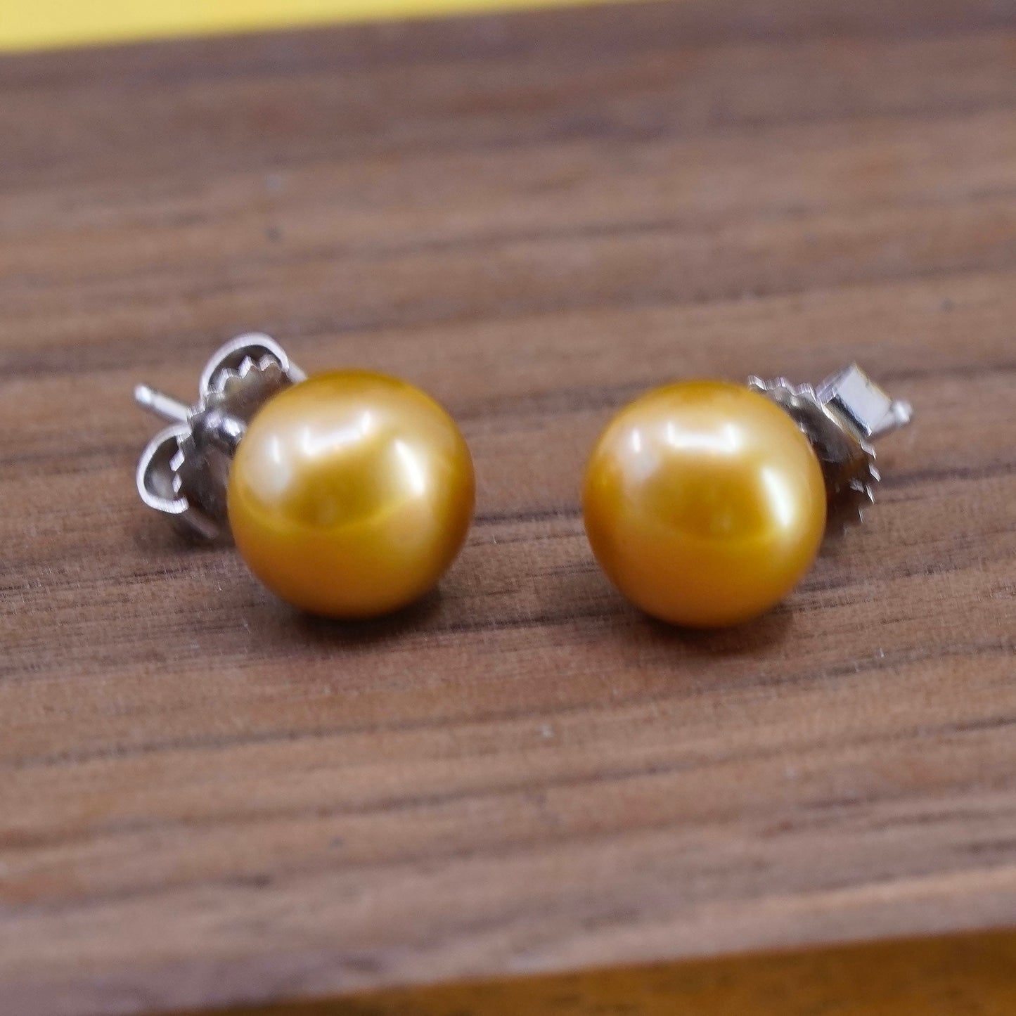 Vintage Sterling 925 silver handmade earrings 9mm orange freshwater pearl studs