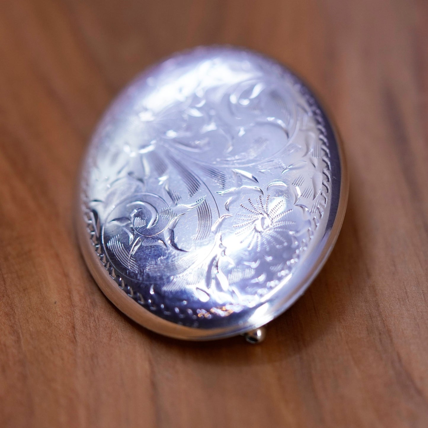 Vintage handmade sterling 925 silver textured oval brooch