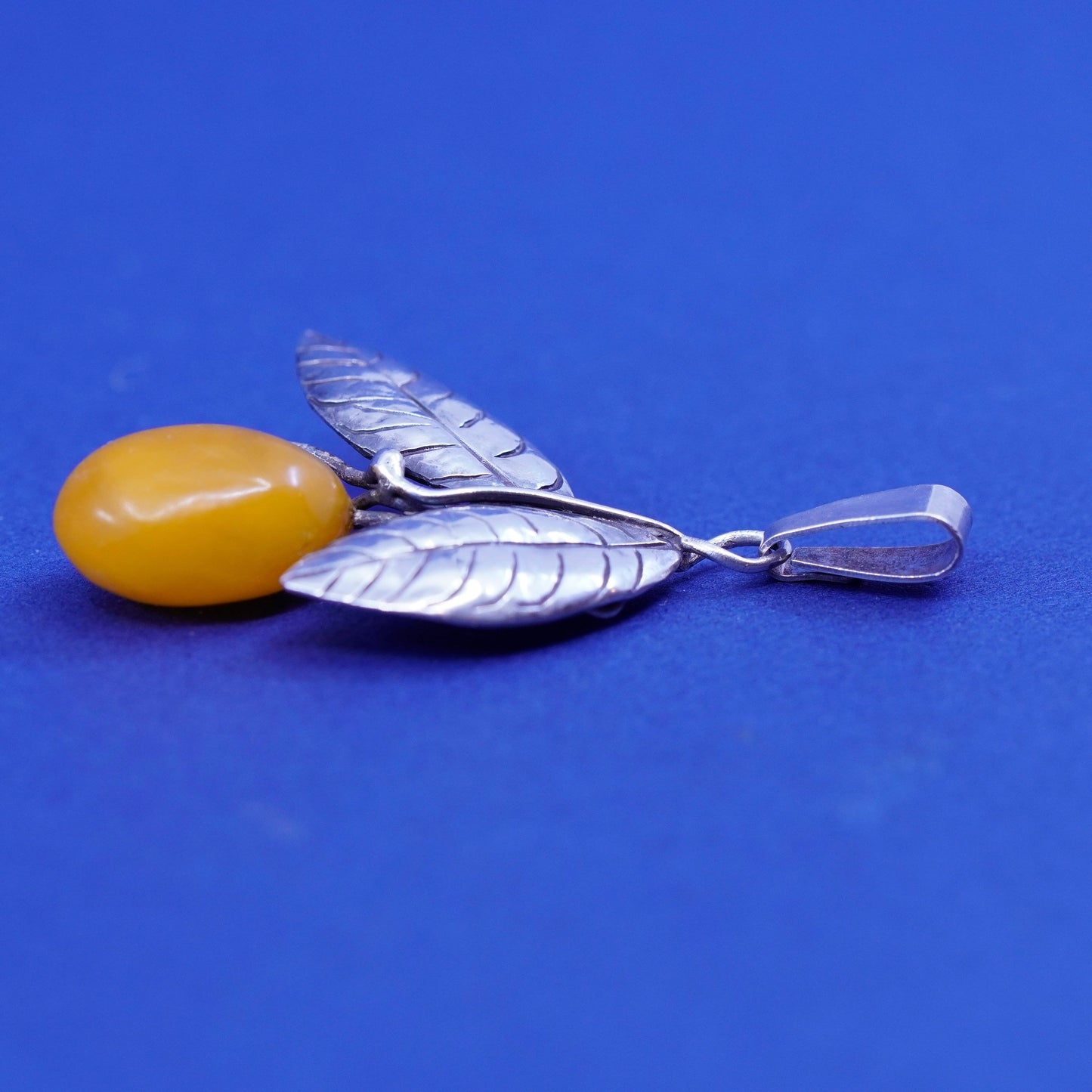 Vintage Sterling 925 silver handmade leaves pendant with amber