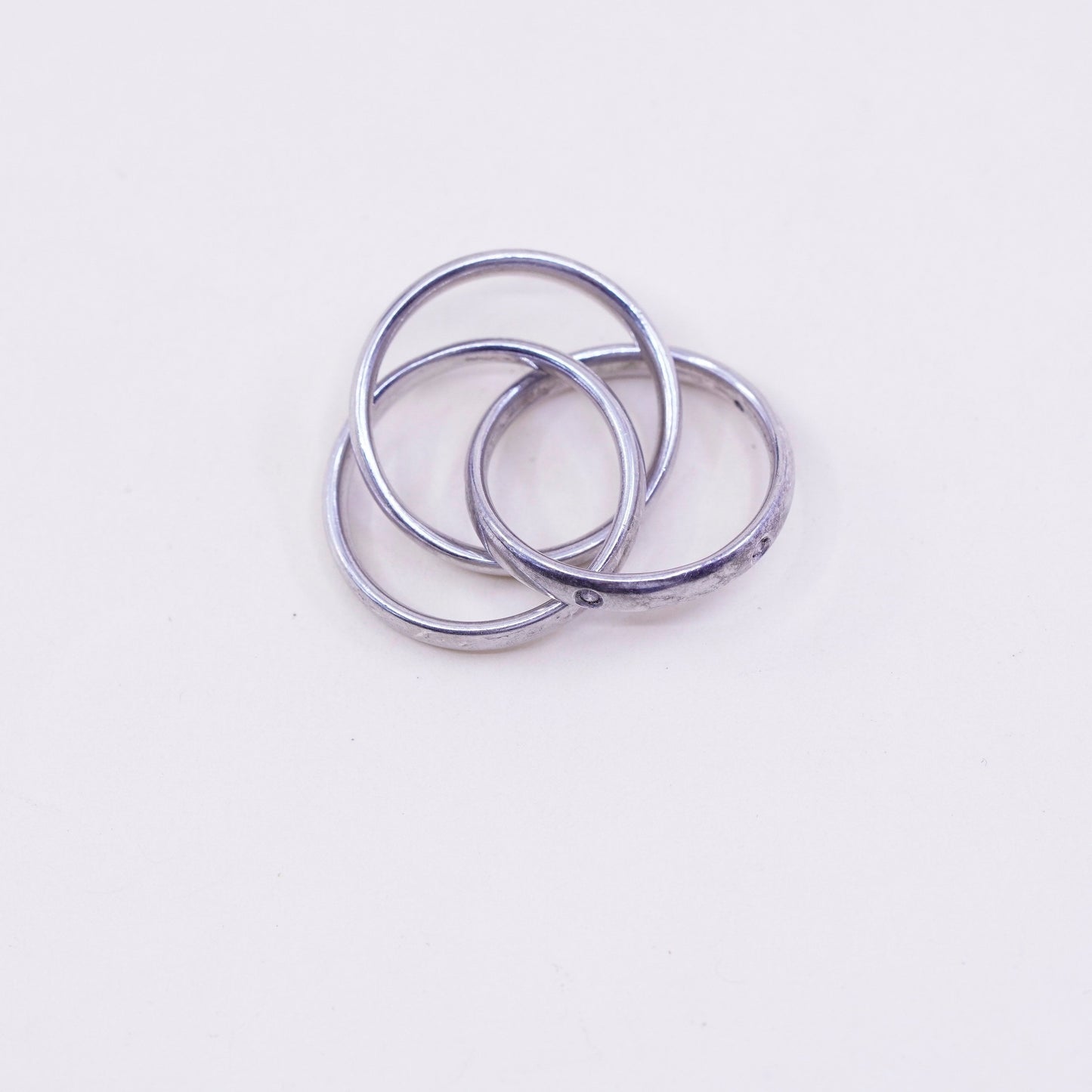 Size 4.5, vintage Sterling silver entwined band with round Cz, 925 ring, stamped 925