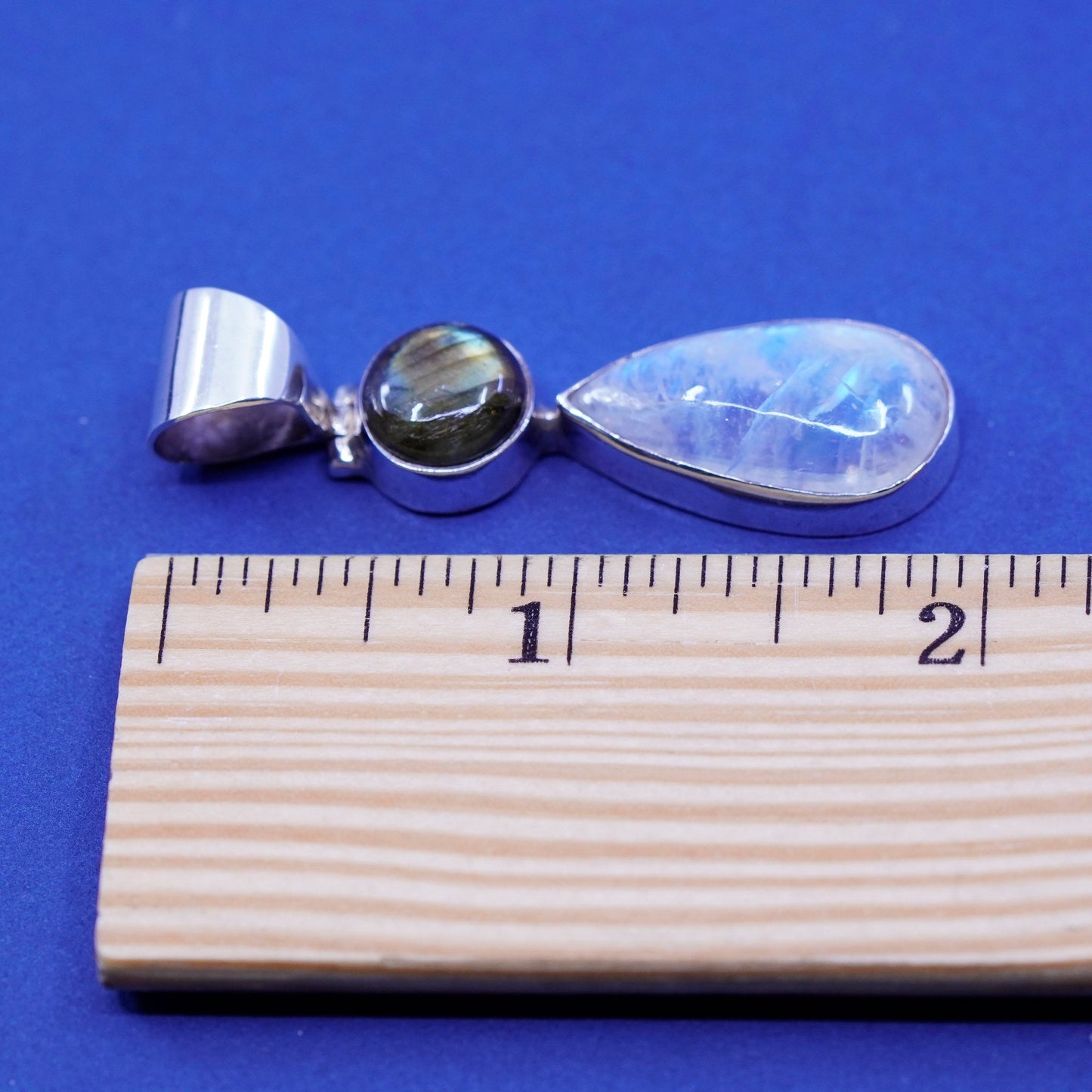 Sterling 925 silver handmade pendant with teardrop moonstone and labradorite