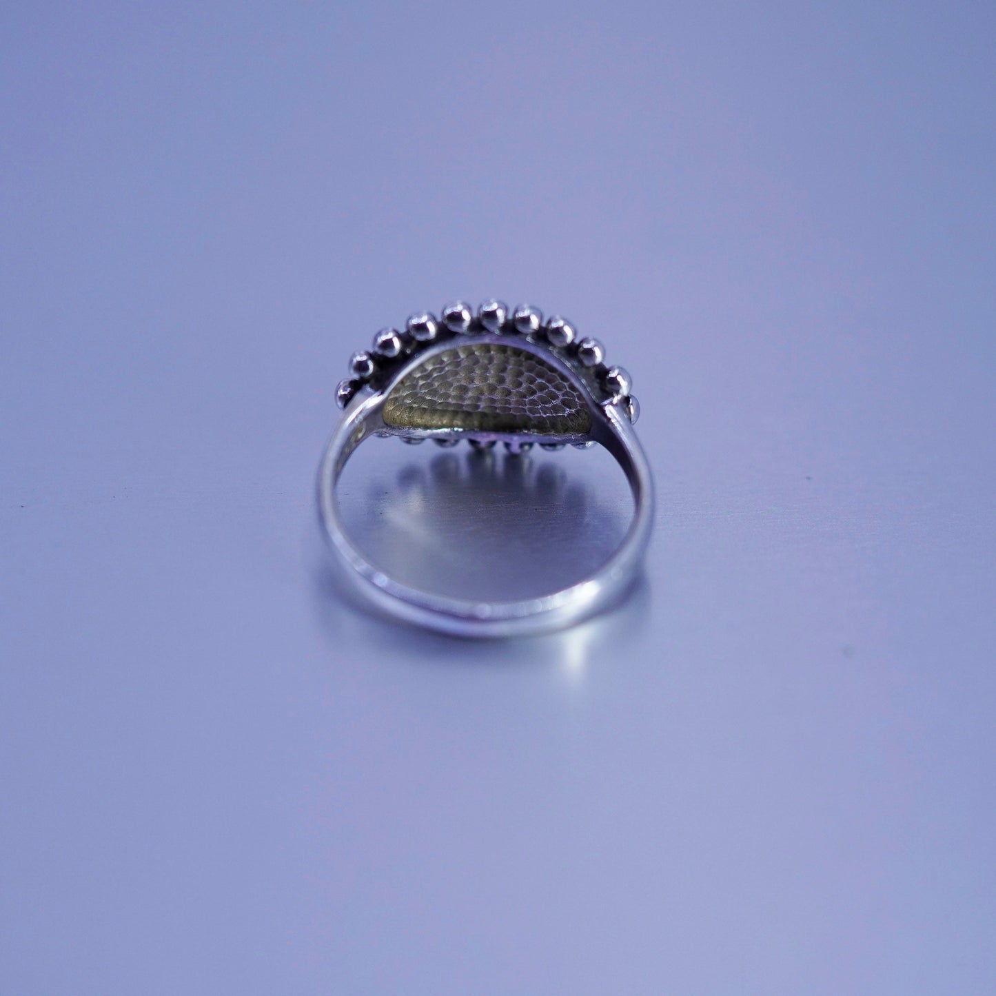 Size 8, Native American navajo Sterling 925 silver ring mother of pearl beads