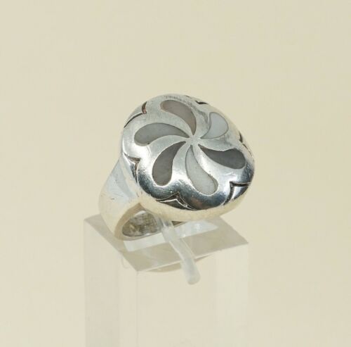 Size 7, Vtg Sterling Silver Handmade Flower Ring w/ mother of pearl