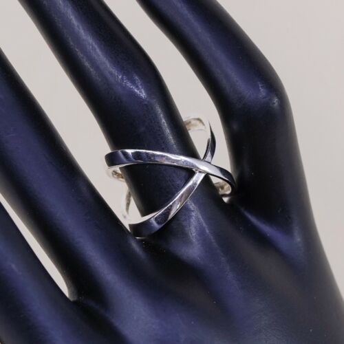 Sz 8, Vtg Sterling silver handmade ring, 925 silver cross Entwined band