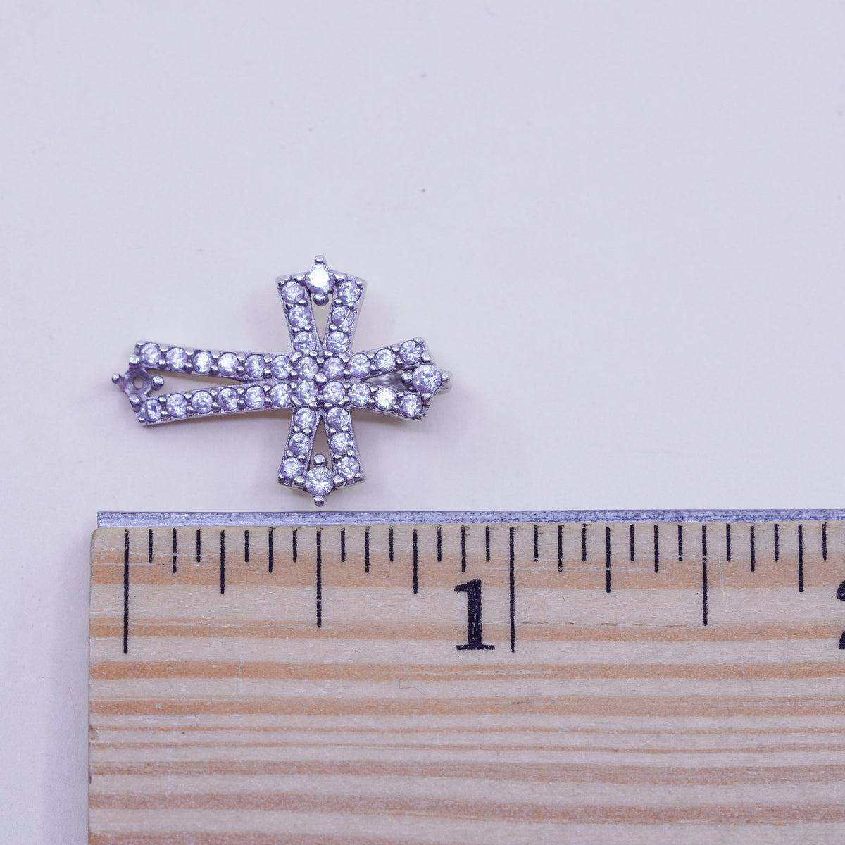 Vintage Sterling 925 silver pendant with clear cz cross