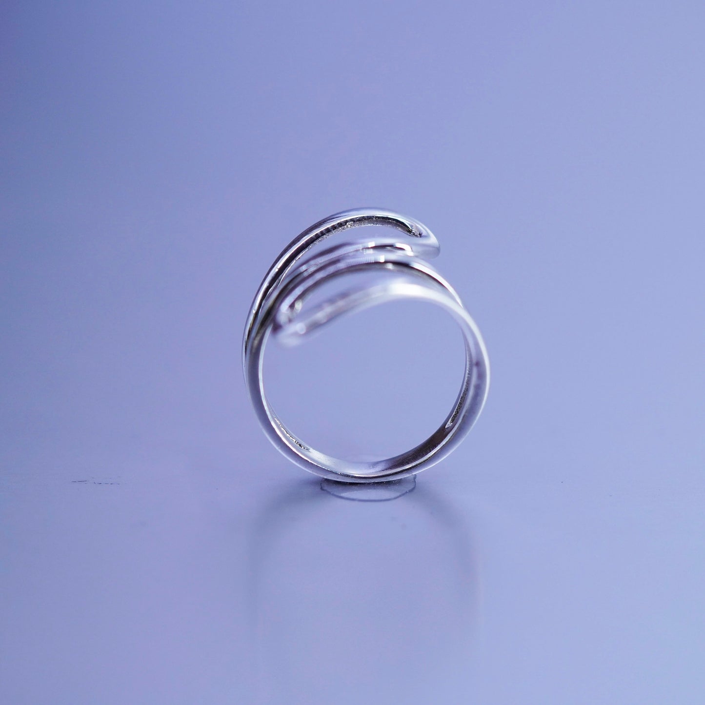 Size 8, vintage southwestern Sterling 925 silver ring, wrap band