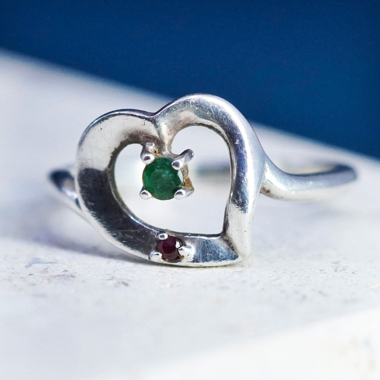 Size 10, vintage Lenox Sterling silver ring, 925 heart band with emerald ruby