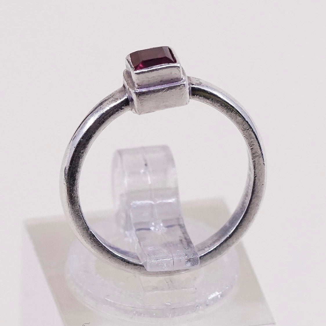 sz 4.5, vtg sterling silver square shaped ring, 925 w/ ruby, stamped 925