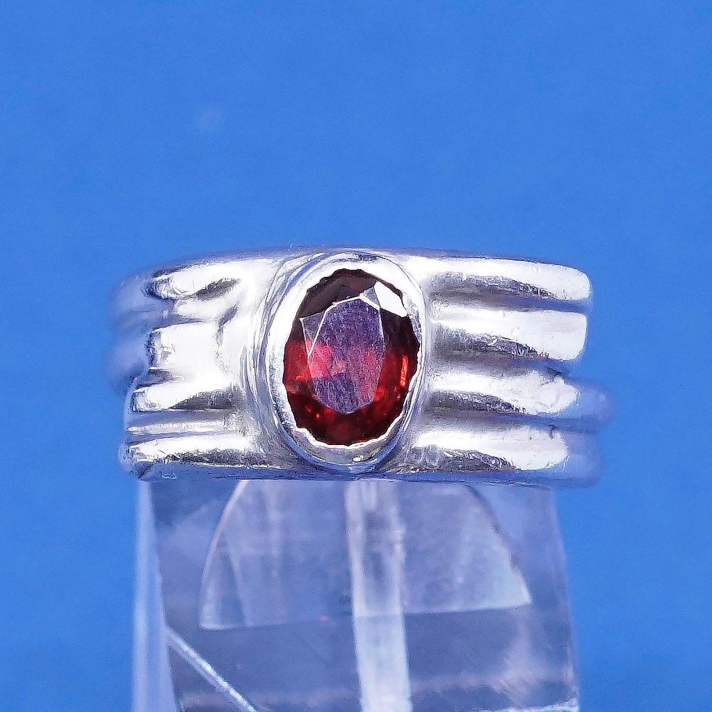 Size 8.75, vtg mexico Sterling silver handmade ring, 925 w/ Ruby