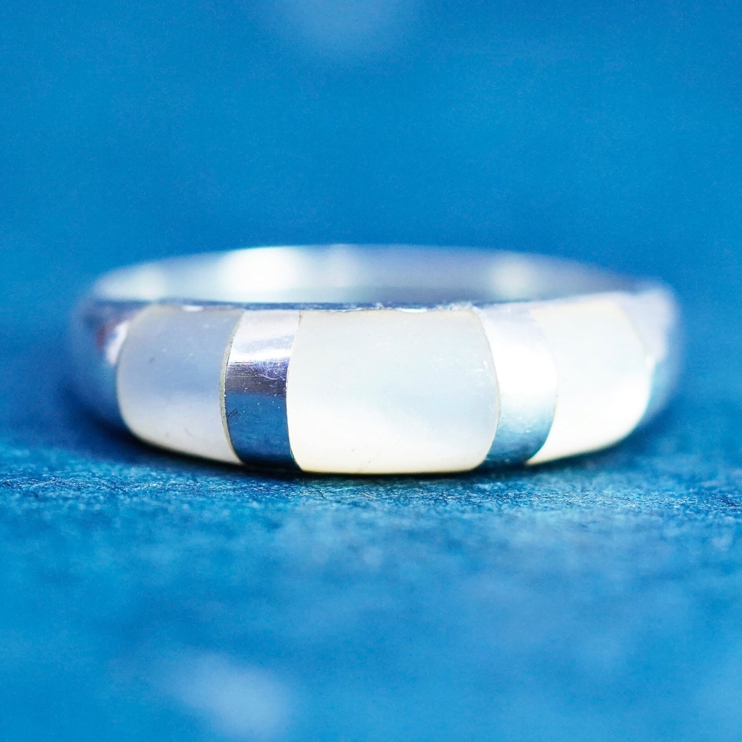 Size 9, vintage Mexico Sterling 925 silver handmade ring band mother of pearl