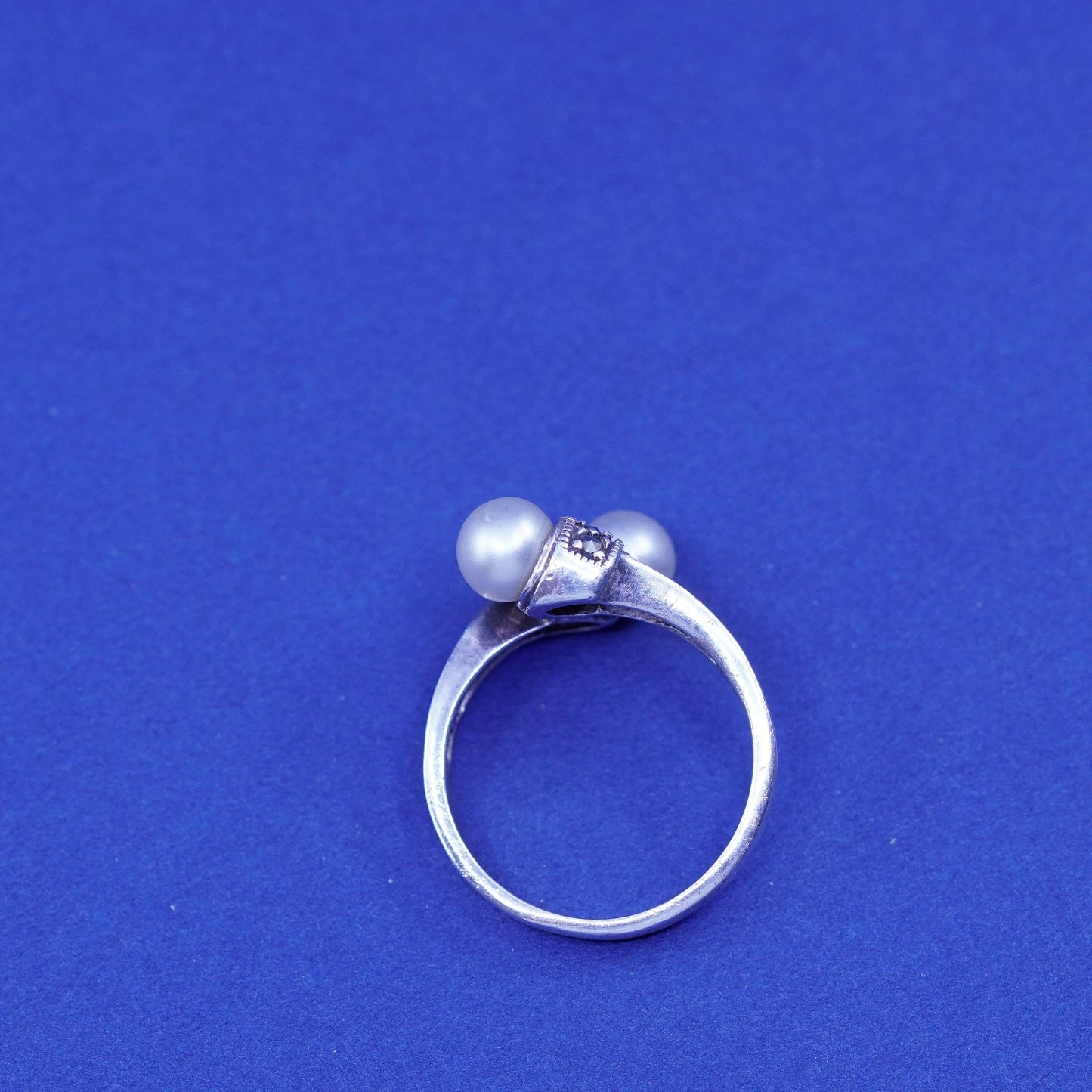 Size 7, sterling 925 silver handmade statement ring with pearl and marcasite