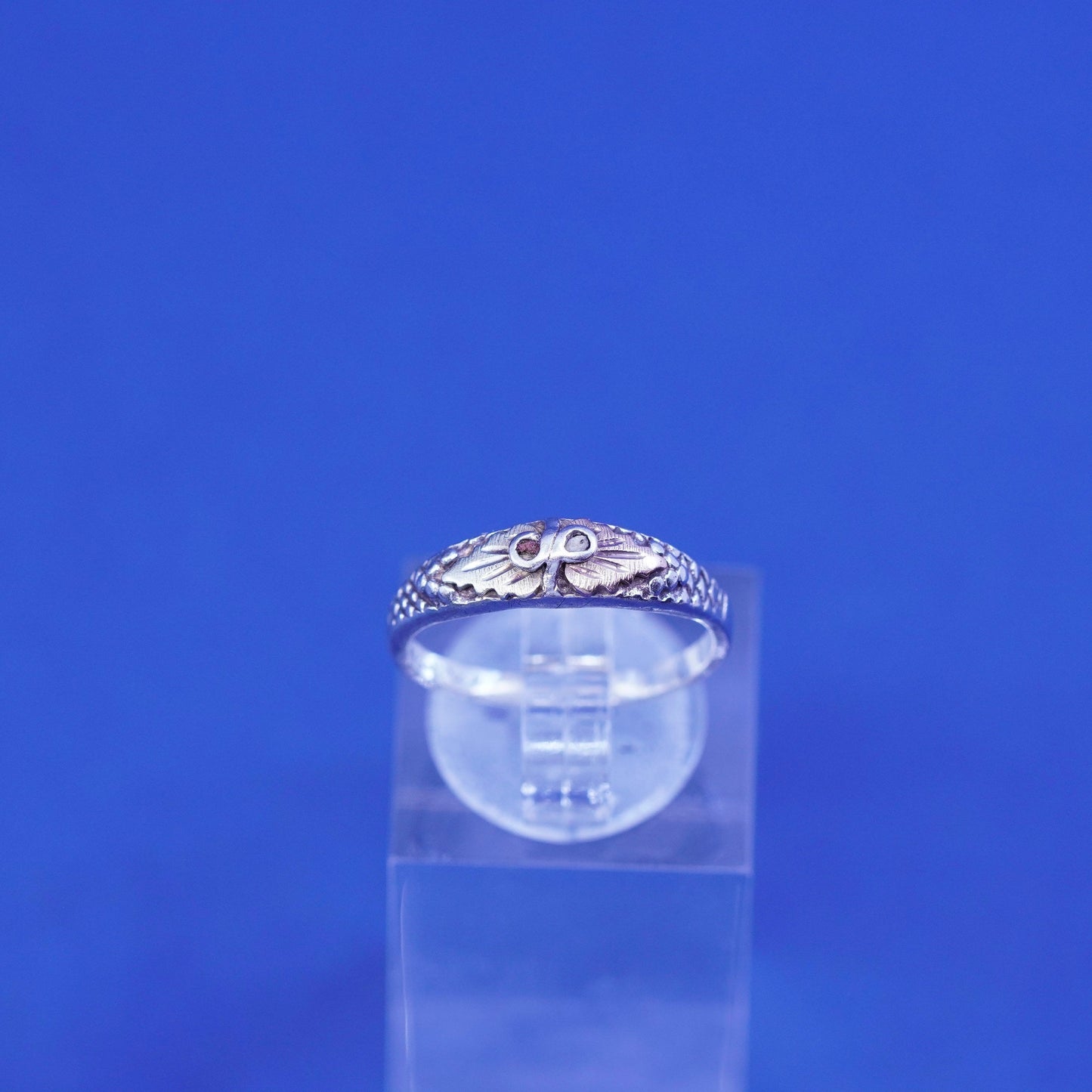 Size 6, two tone Sterling 925 silver ring, band with 12K gold rose gold leaves