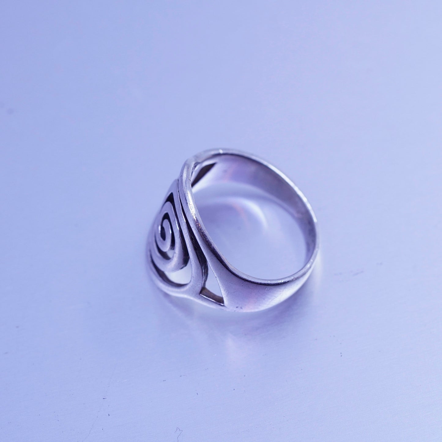 Size 8, vintage Sterling 925 silver handmade ring, filigree swirly band