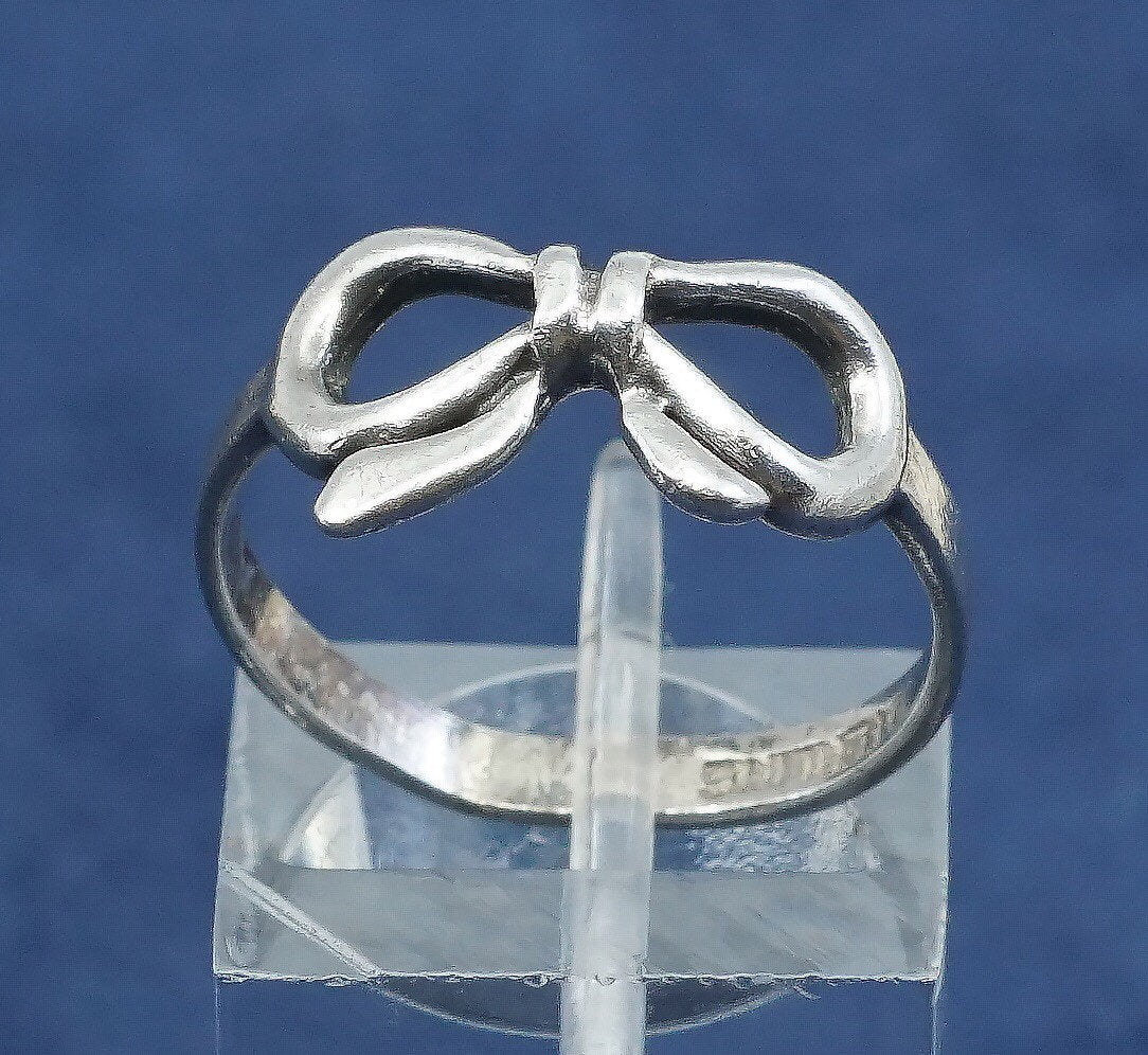 Size 7, vtg Sterling silver handmade ring, 925 bow