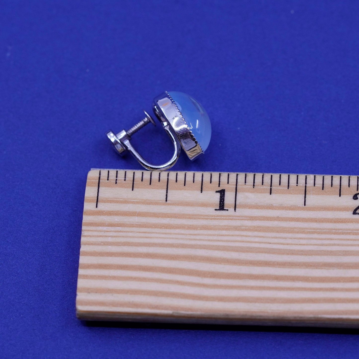 Vintage Sterling 925 silver screw back earrings with blue gray cats eye inlay