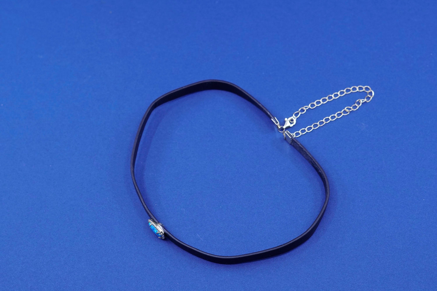12+4”, Leather choker collar Necklace w/ sterling 925 silver oval pendant N Cz
