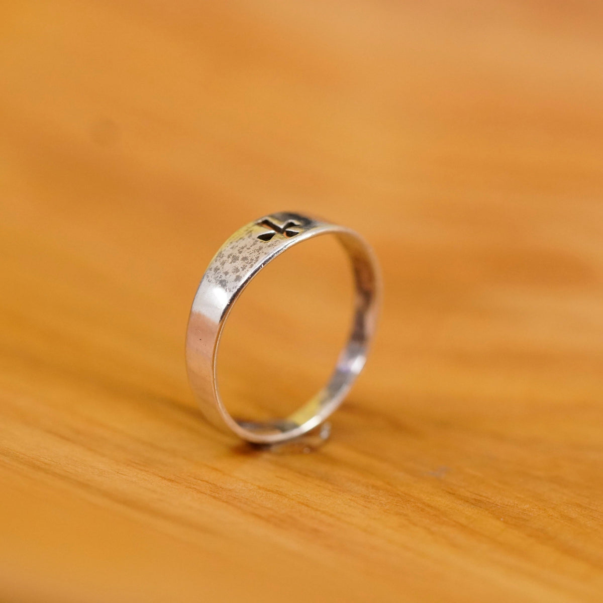 Size 7, vintage Sterling silver handmade ring, 925 band with cross cut out