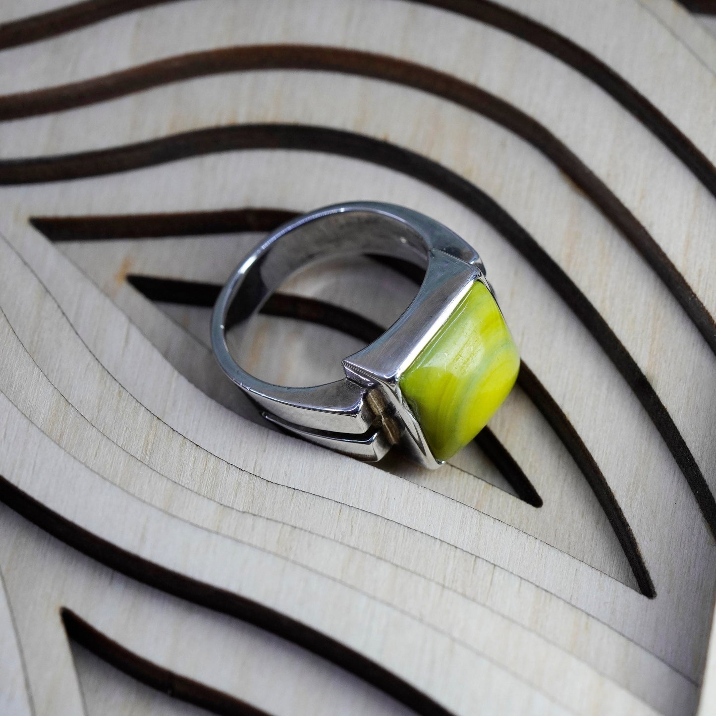 Size 9, Silpada 925 Sterling Silver square Green mother of pearl MOP Ring R1270