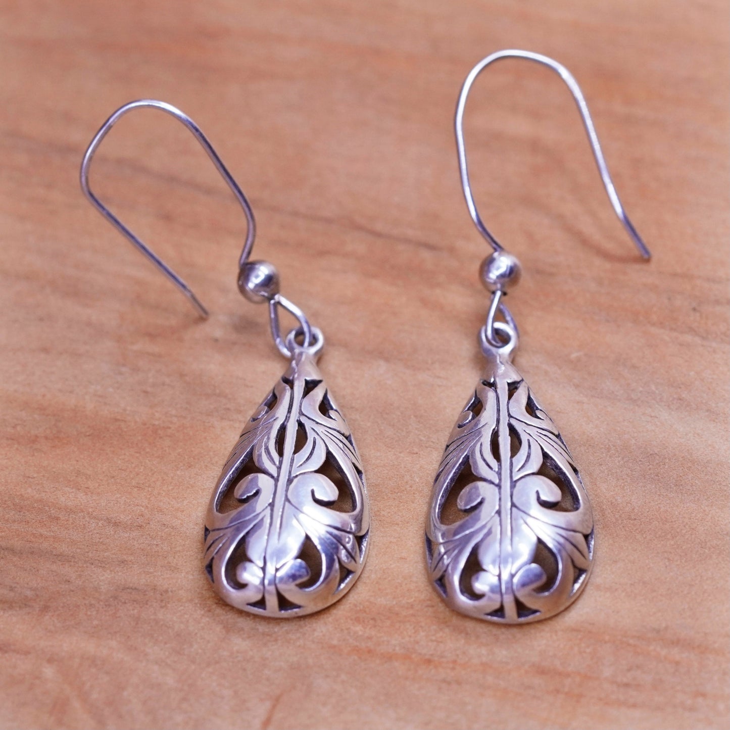 Vintage Sterling silver handmade earrings, 925 Bali teardrop drops