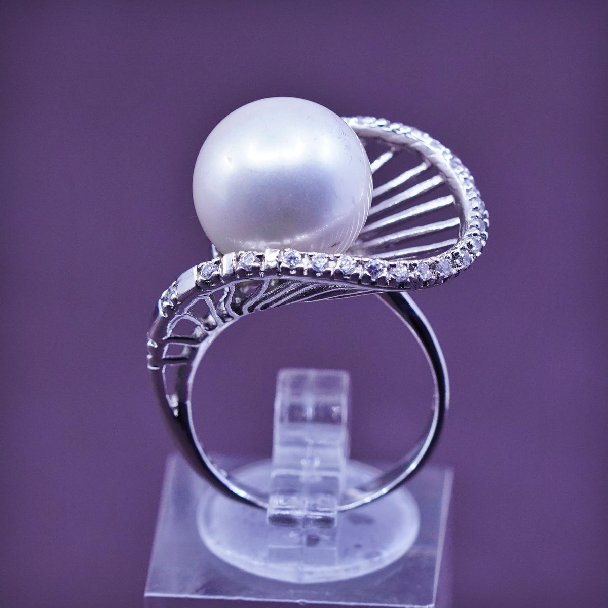 Size 6, vintage LUC Sterling 925 silver geometrical ring with pearl and Cz