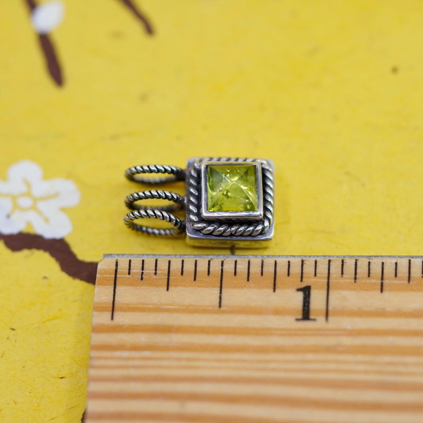 Vintage Sterling 925 silver handmade square pendant with peridot