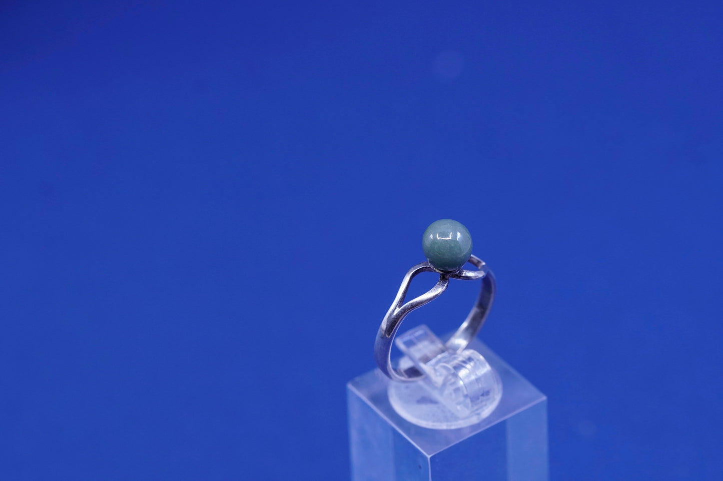 Size 8, vintage sterling 925 silver handmade ring with jade