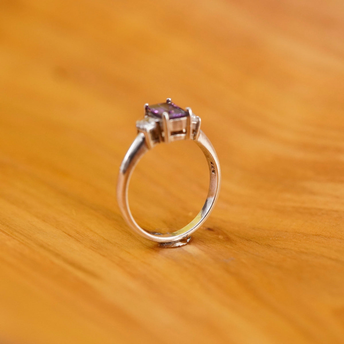 Size 8 vintage Sterling 925 silver band ring with rectangular amethyst and Cz