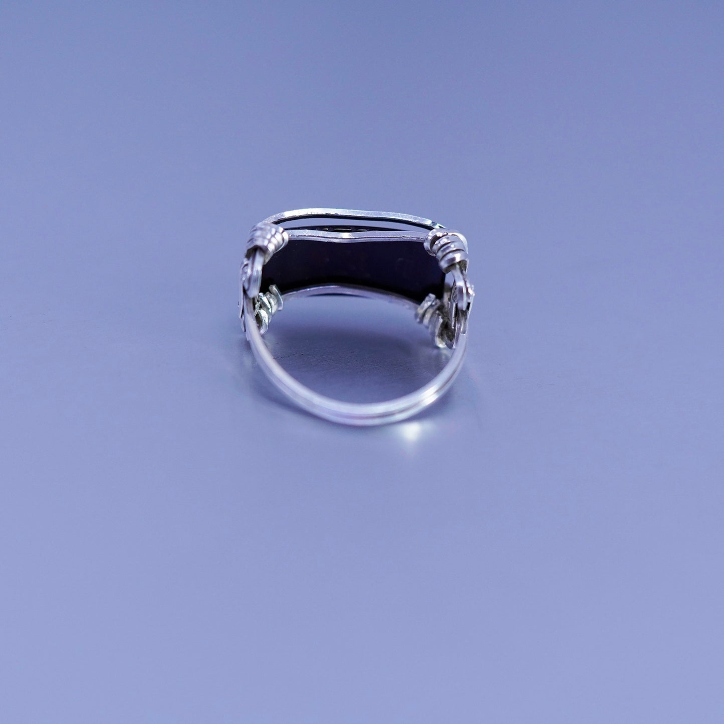 Size 9.5, vintage Sterling 925 silver handmade wired ring with agate