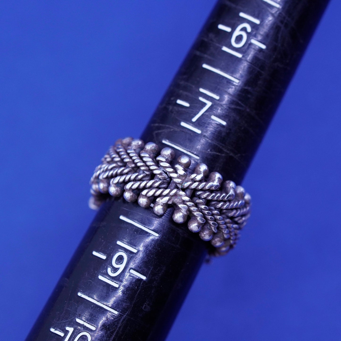 Size 8, vintage Sterling silver handmade ring, 925 texture chain band