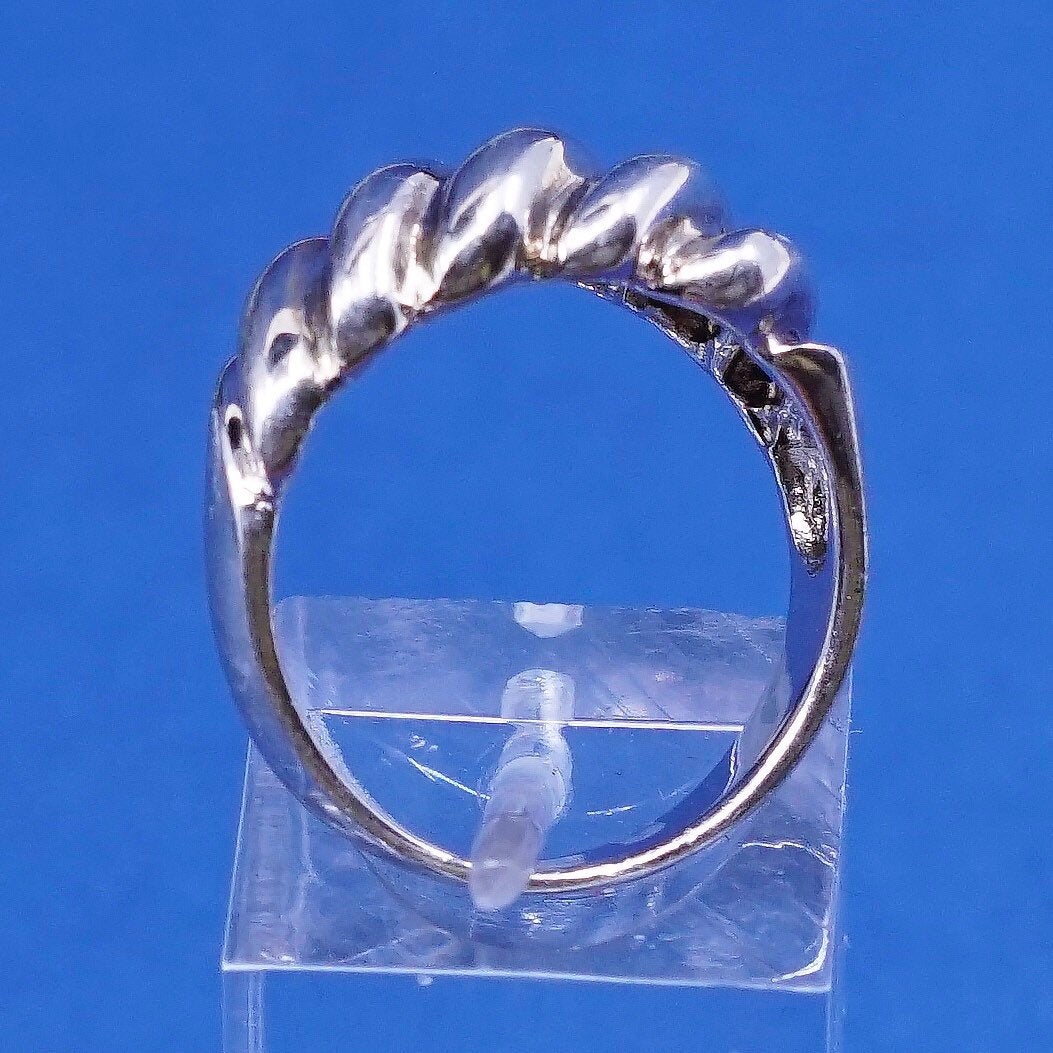 Size 7, vtg Sterling silver handmade ribbed ring, 925 statement ring w/ wave