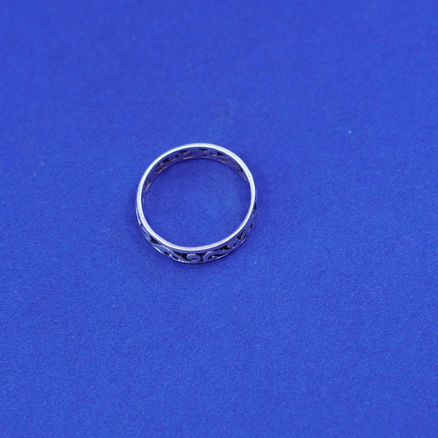 Size 5.25, vintage sterling silver handmade ring, 925 filigree whirl band