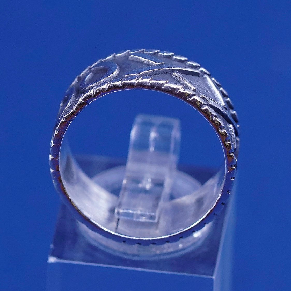Size 8, vtg mexico Sterling silver handmade ring, 925 band w/pattern Embossed