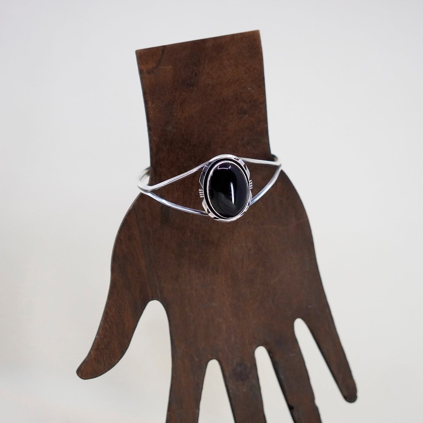 7”, VTG VHC Native American sterling silver double strands cuff bracelet onyx