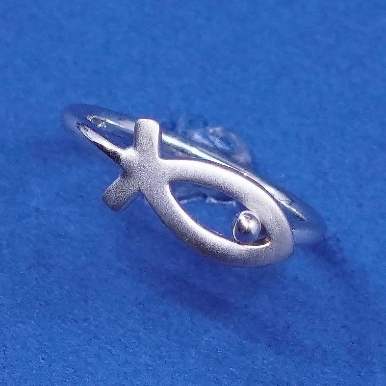 Size 4, vtg sterling silver handmade ring, 925 men’s band engraved fish