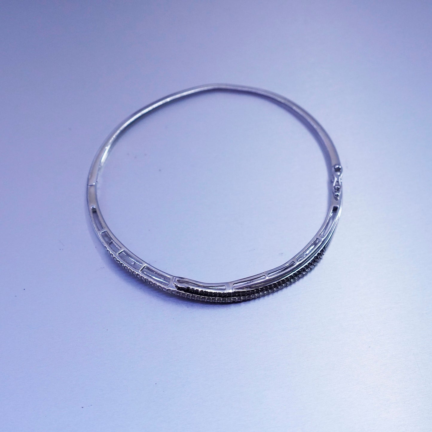 7.25”, Sterling 925 silver bracelet, entwined hinged bangle cluster diamonds