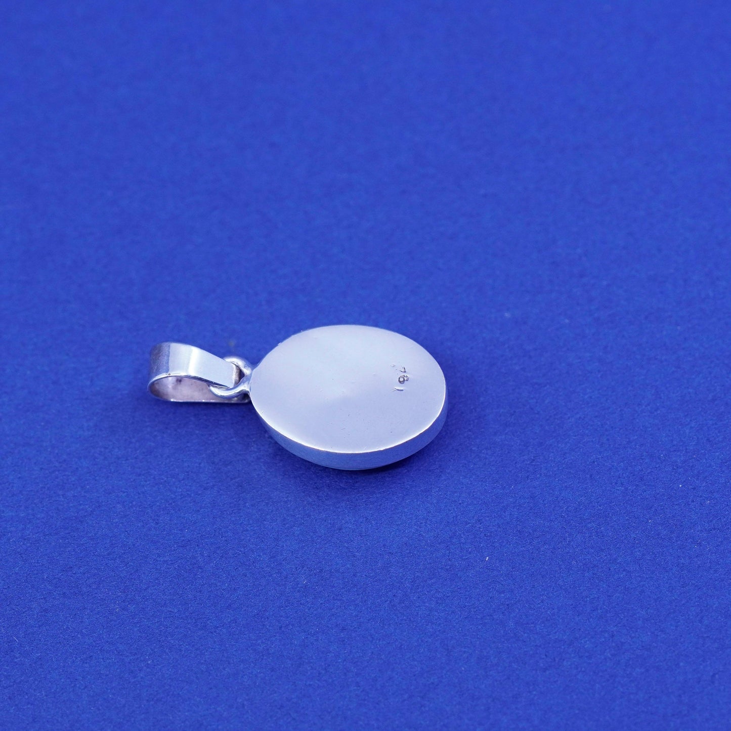 Vintage Sterling 925 Silver Handmade Pendant with oval larimar