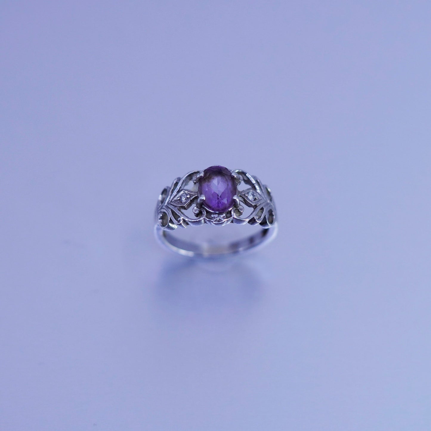 Size 7, vintage Sterling 925 silver handmade ring with amethyst and cluster cz