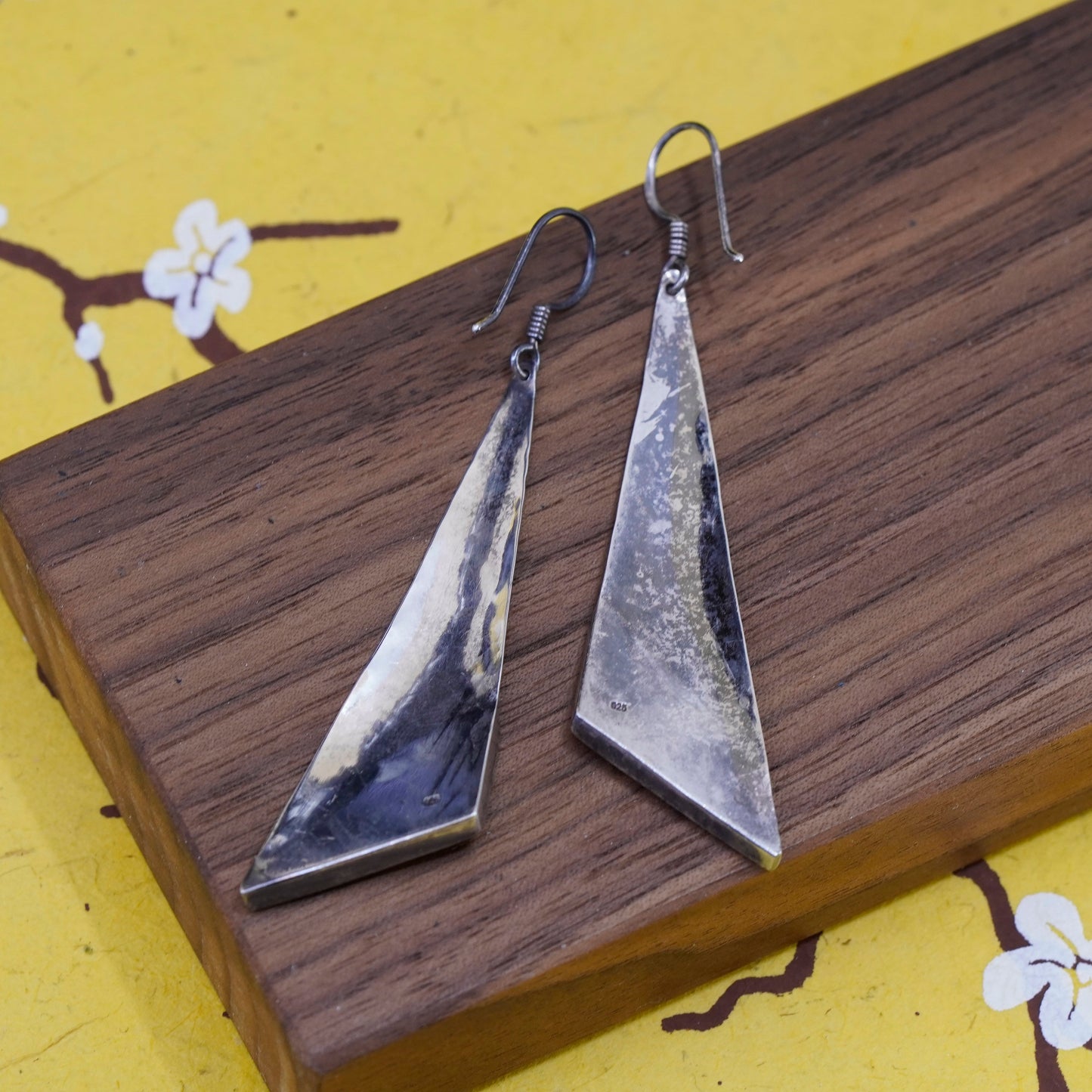 Vintage Sterling 925 silver handmade hammered triangular earrings with onyx