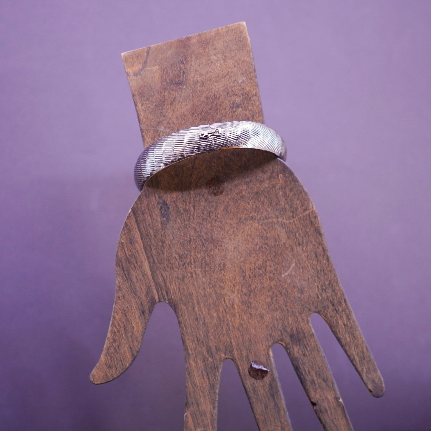 7.5”, vtg Sterling silver handmade bracelet, textured 925 wide hinged bangle