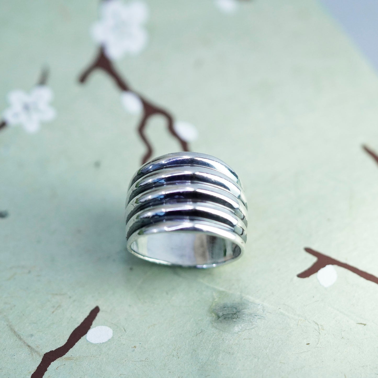 Size 7.5, vintage sterling silver handmade ribbed ring, wide 925 statement band