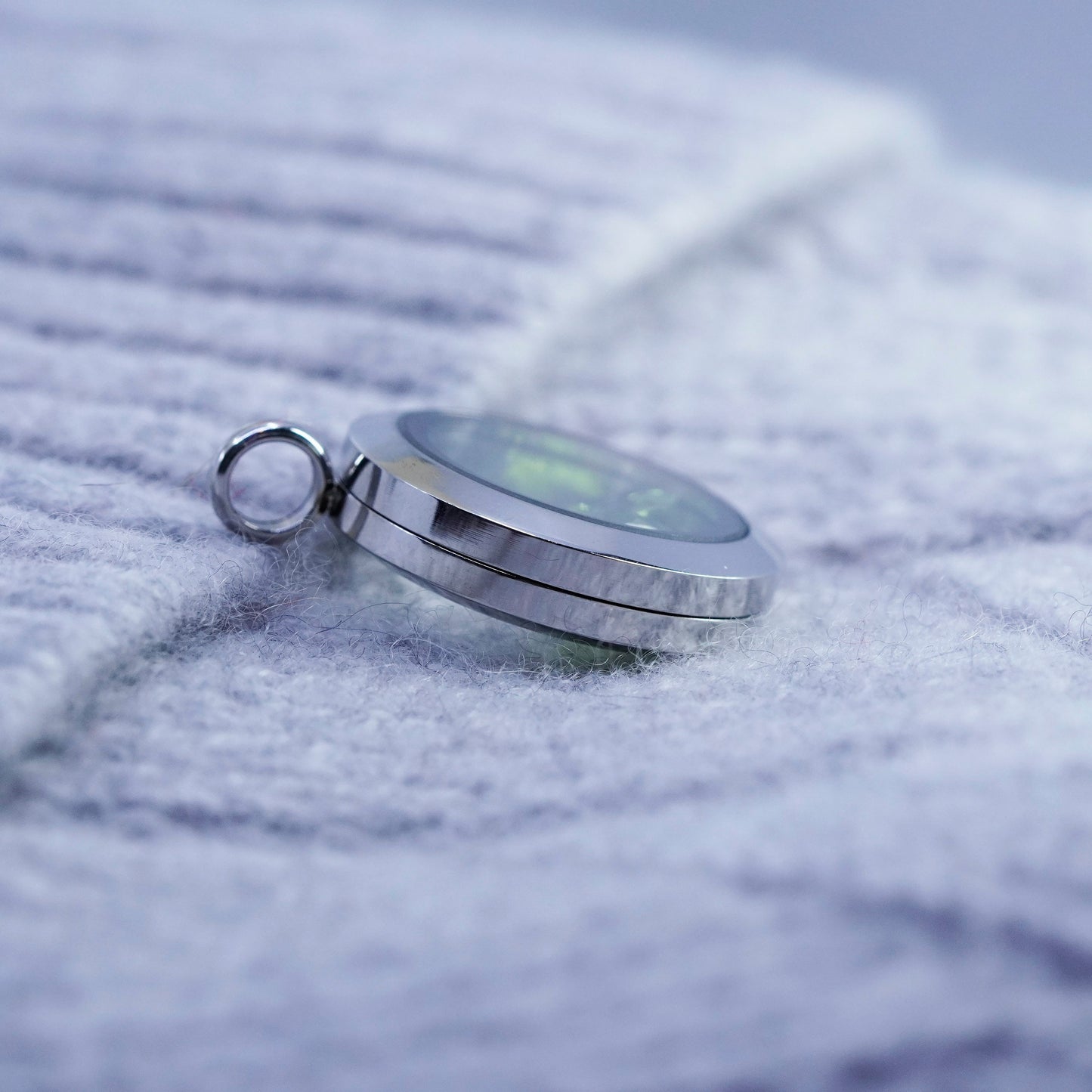 Everlead silver tone charm pendant with peridot floating charms