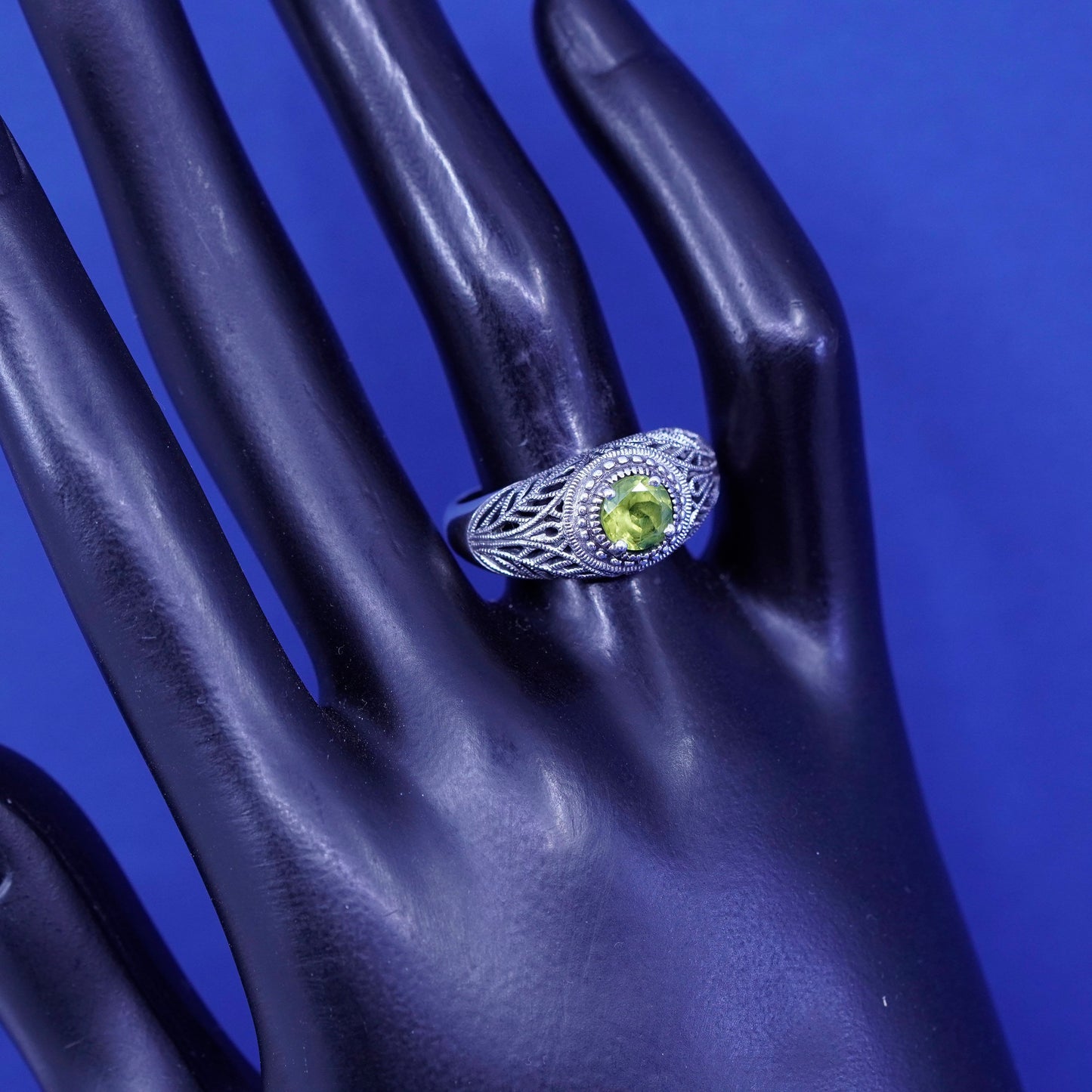 Size 8.25, vintage Sterling 925 silver handmade filigree ring with peridot