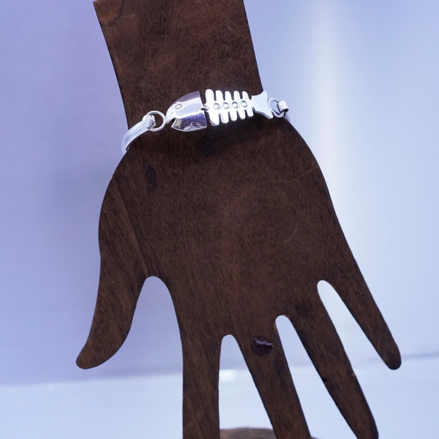 7.75”, vtg Sterling 925 silver handmade bracelet, hinged bangle w/ fish bone