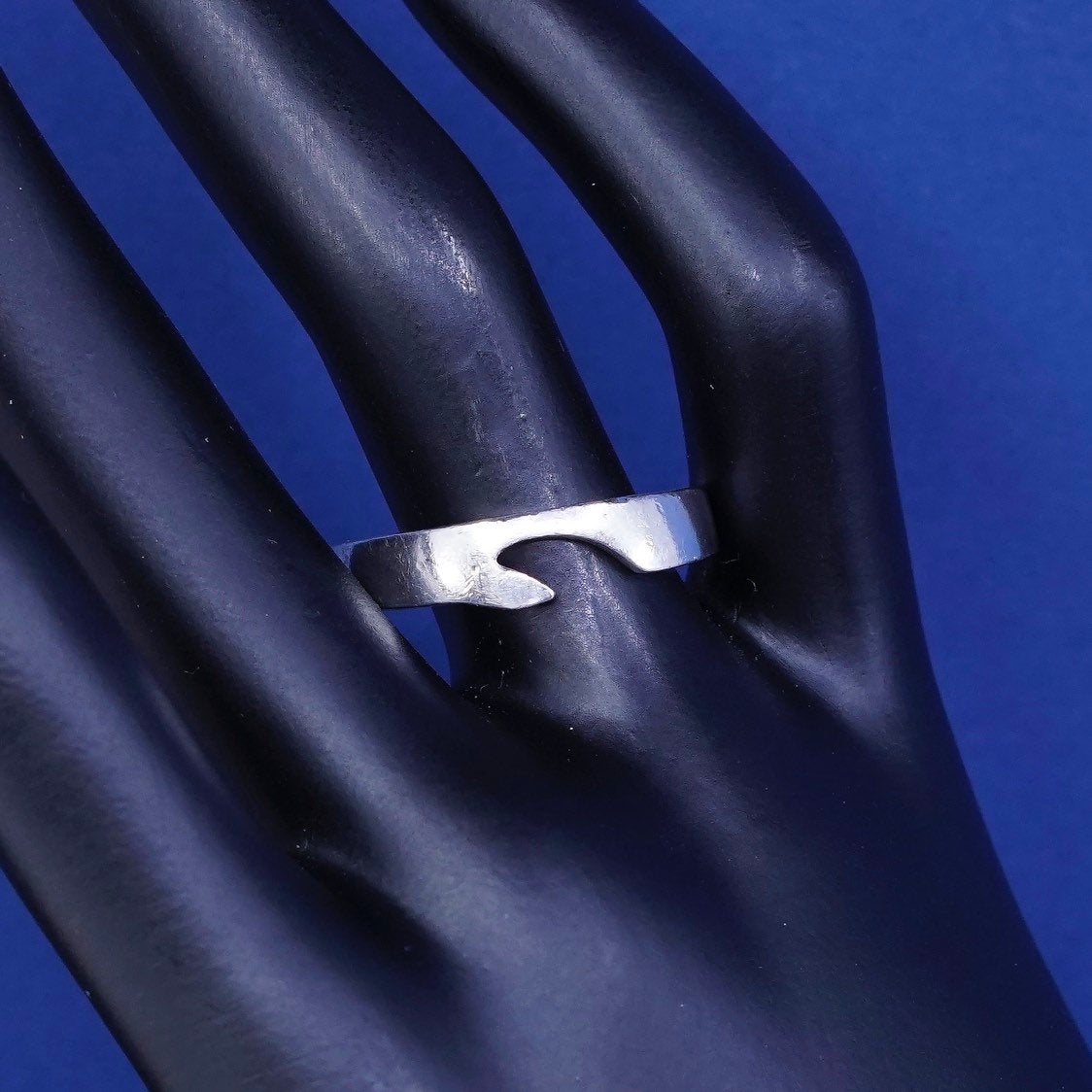 Size 10.25, vtg Sterling silver handmade ring, 925 statement ring w/ wave