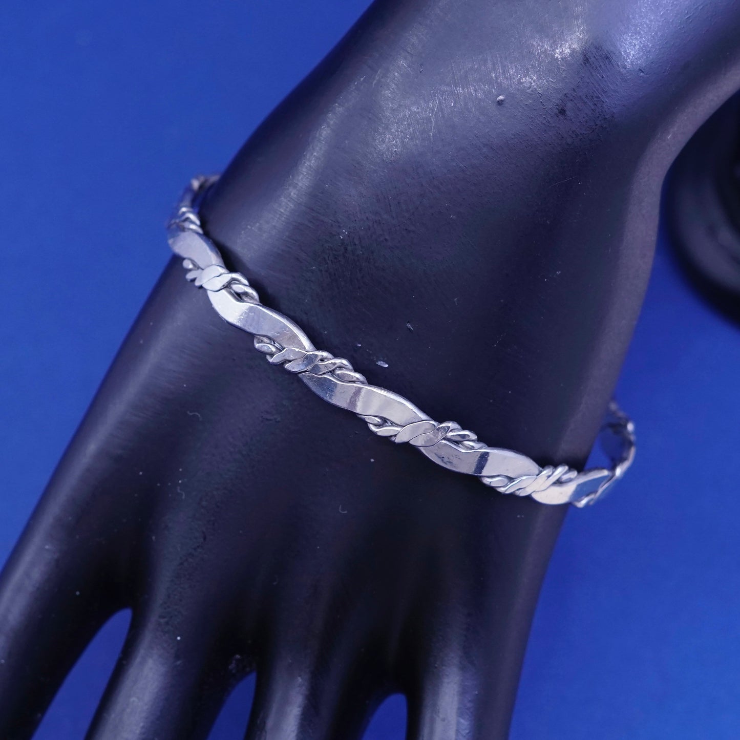 8.25”, vtg Taxco mexico alpaca silver handmade bracelet, twisted cable bangle