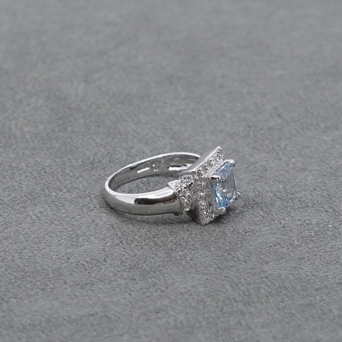 sz 9, vtg Sterling silver engagement ring, 925 w/ blue topaz and cz