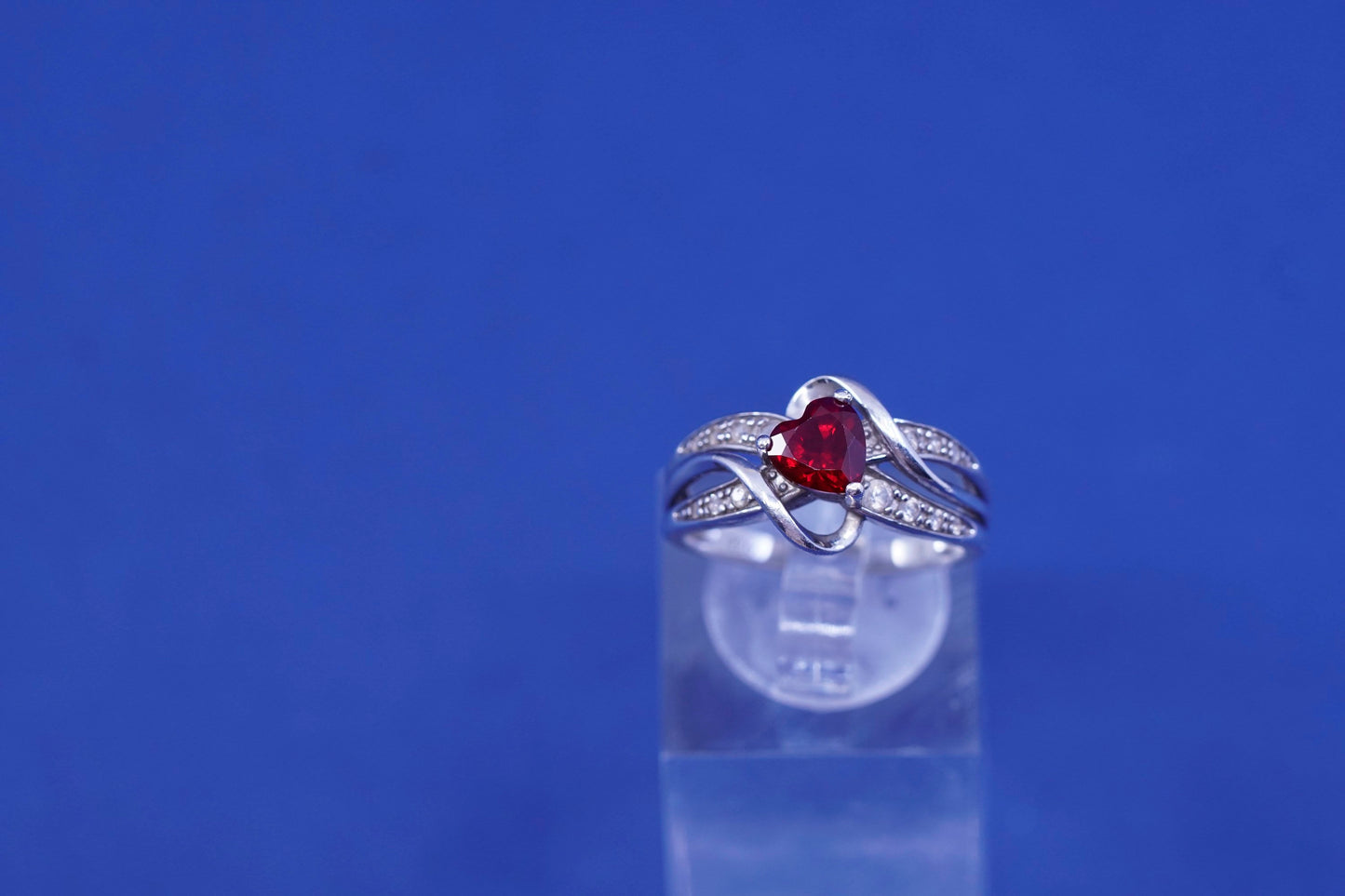 Size 7, vintage Sterling 925 silver handmade ring with heart Ruby and diamond