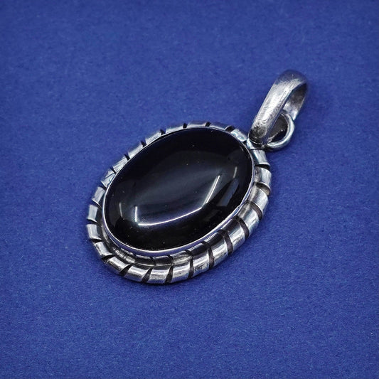 Vintage Sterling 925 silver handmade pendant with oval onyx