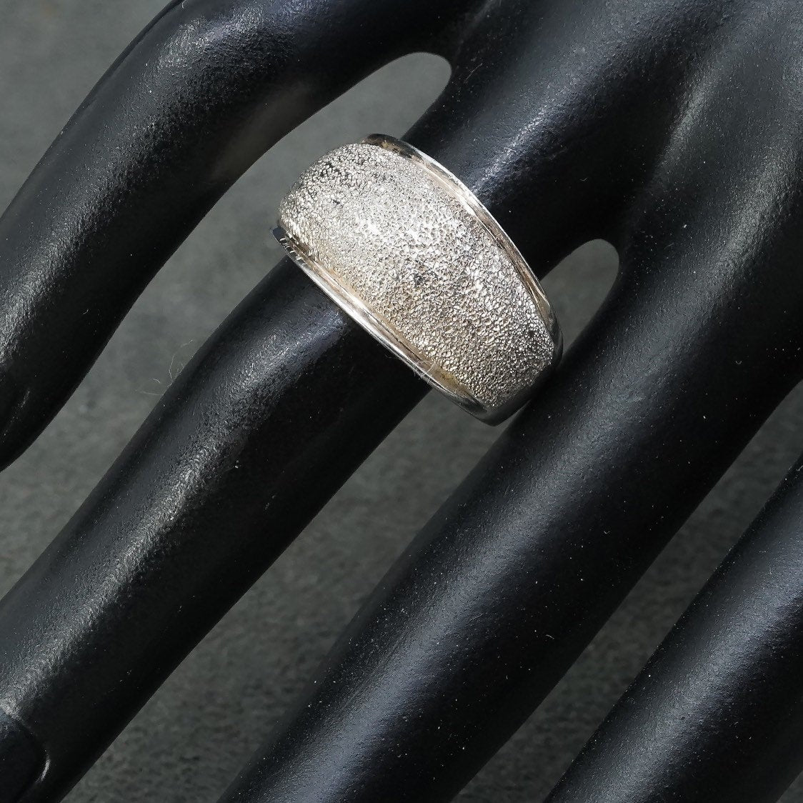 sz 9.25, vtg Sterling silver handmade ring, Mexican 925 band w/ Matt surface